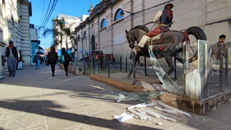 Repudio a los actos de vandalismo en el Monumento al General Lavalle